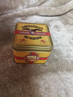 Vintage Kitchen 1993 D.Ghirardelli's- San Francisco Superior Chocolate "EMPTY" Collectors tin.