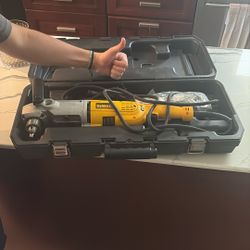 Dewalt Right Angle Drill (dw124k)