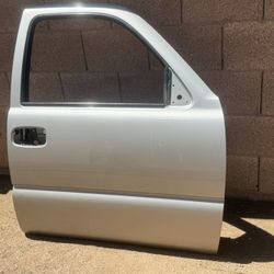 2004 Tahoe Passenger Door (Shell Only)