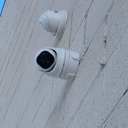 Security Cameras ⭐⭐⭐⭐⭐
