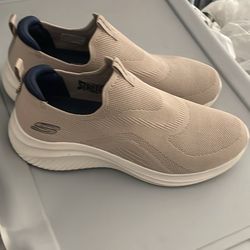 Sketchers Mens 10.5 Never Used 