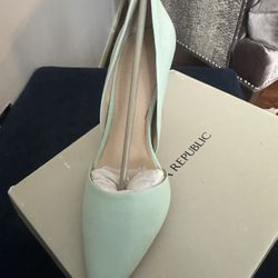 Banana Republic Heals