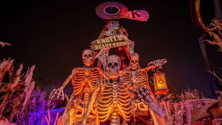 Knotts scary farm
