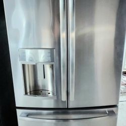 GE FRENCH DOORS STAINLESS STEEL REFRIGERATR 