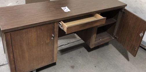Beautiful Office Desk.