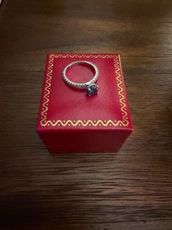 Gold diamond ring