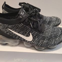 Nike Flyknit Oreo Vapormax 3 Size 9