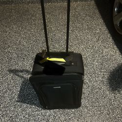 Suitcase. Carry-on 🧳. Maleta 