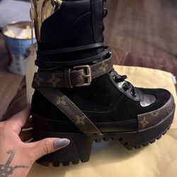 New Boots Mirror 🪞 