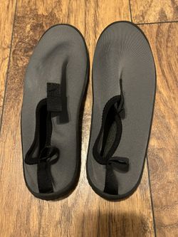 Kids Sz 3 Cat & Jack Water Shoes