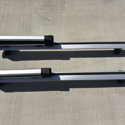 Thule WingBar Evo Roof Rack System With Thule SnowPack M