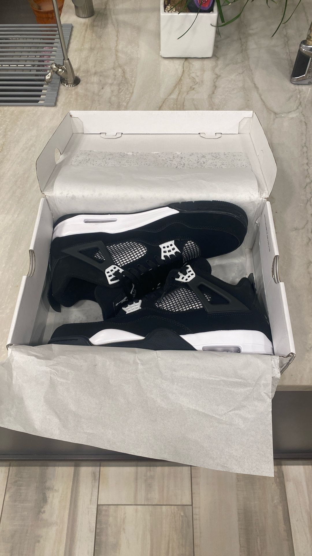 Air Jordan 4 Retro, Black/white