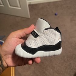 2C White And Black Jordan’s Crib booties 