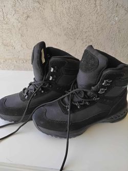 WORK BOOTS SIZE 8 NEW
