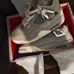 Air Jordan 4 Retro Frozen Moments 
