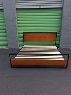 Modern Metal and Wood Platform Bed Frame king size