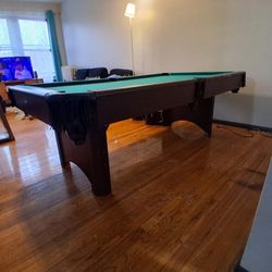 7 Foot Pool Table 