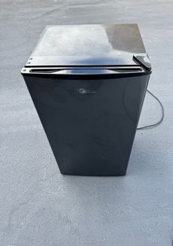 Mini fridge household refrigerator with freezer $100 firm