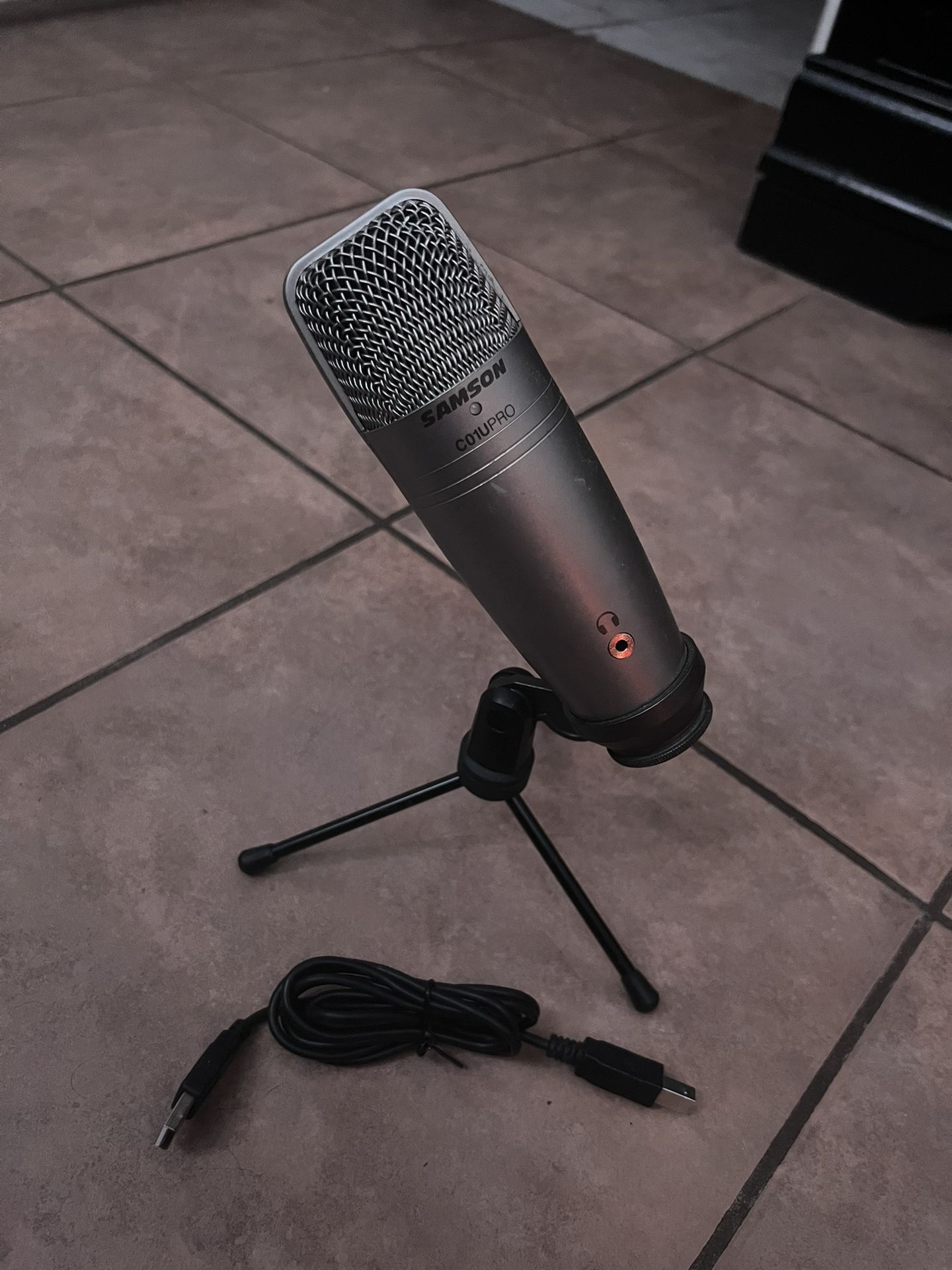Samson C01UPRO Studio Condenser Recording Microphone