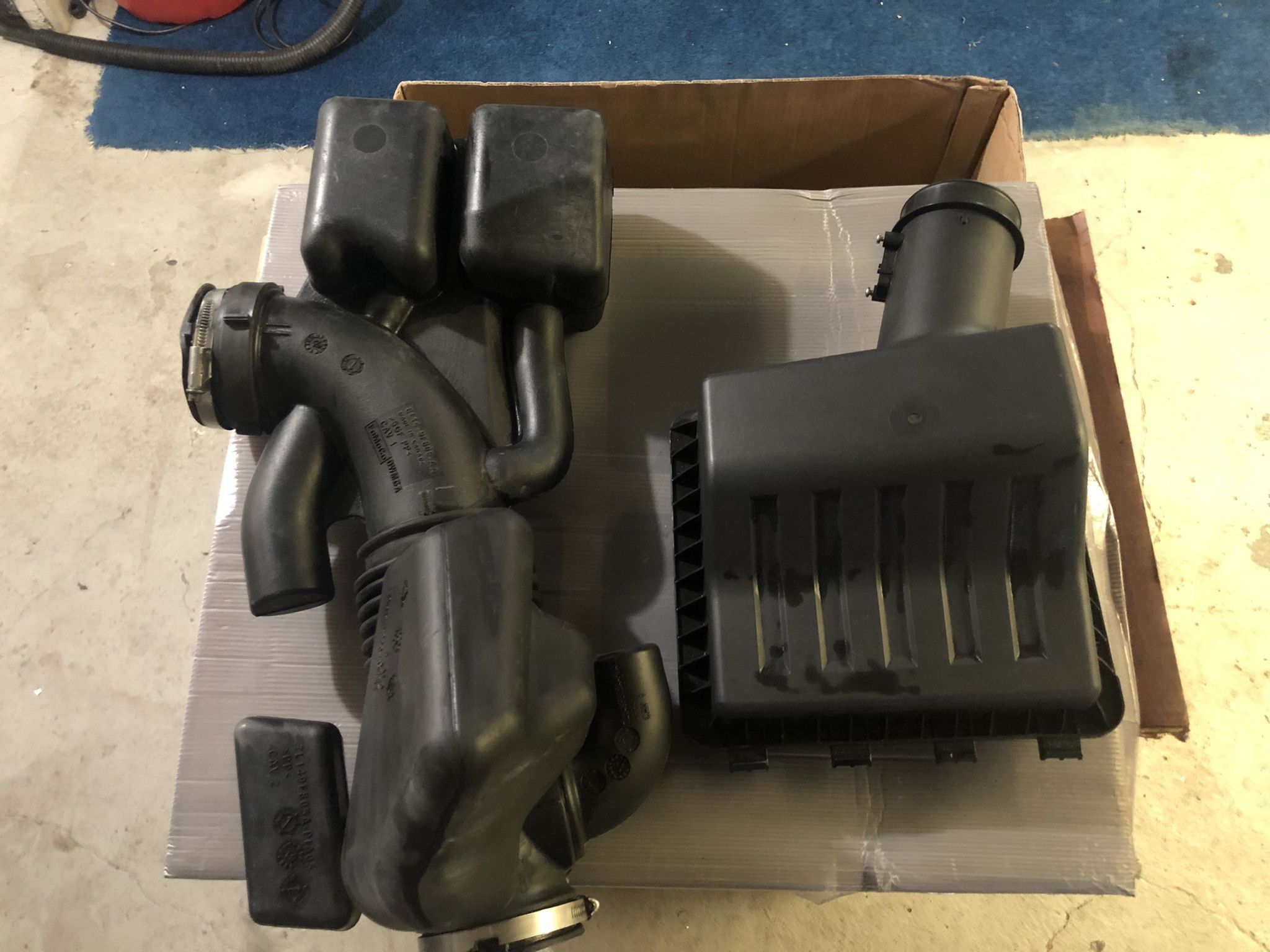07 08 FORD EXPEDITION Air Cleaner Intake Filter Box Housing OEM 5.4L 3v