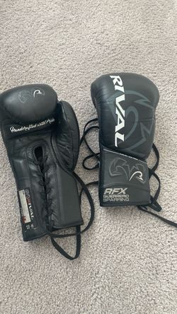 Sparring gloves