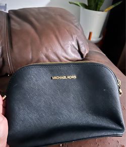 Micheal kors crossbody purse