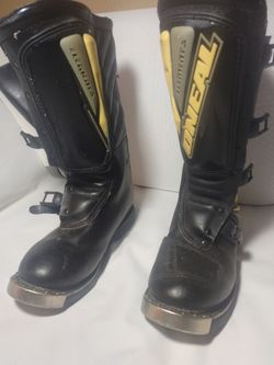 Used motorcycle boots sold as is need work $25