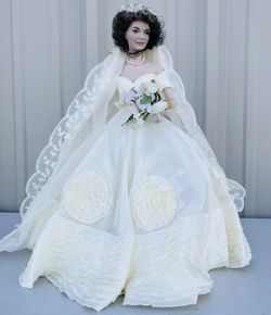 Jackie Kennedy Wedding dress, Collectible Franklin Heirloom Doll Limited Edition