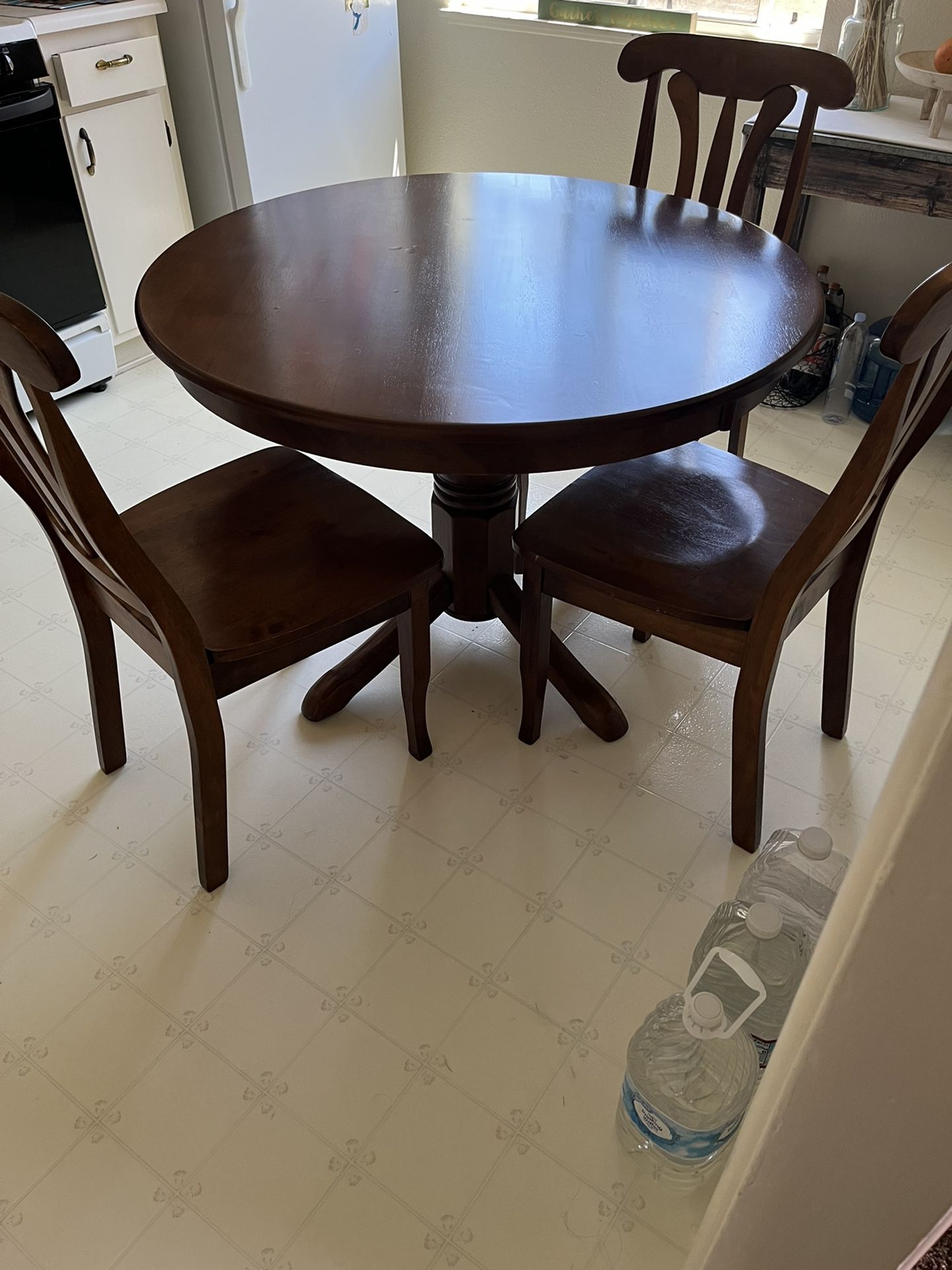 Dinning Table And Chairs