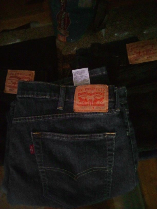 4 Pair Levi's Original Denim And 1 Pair Of Wrangler
