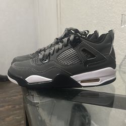 Jordan 4 cool greys size 8 kids but run small
