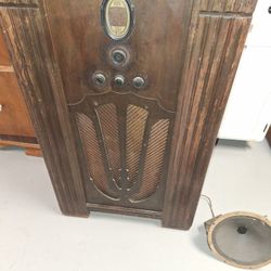 Philco Model 610 Radio