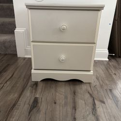 Night Stand End Table Bedside Table  Dresser w/ Drawers White