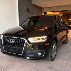 2015 Audi Q3 Quattro, Prestige. 