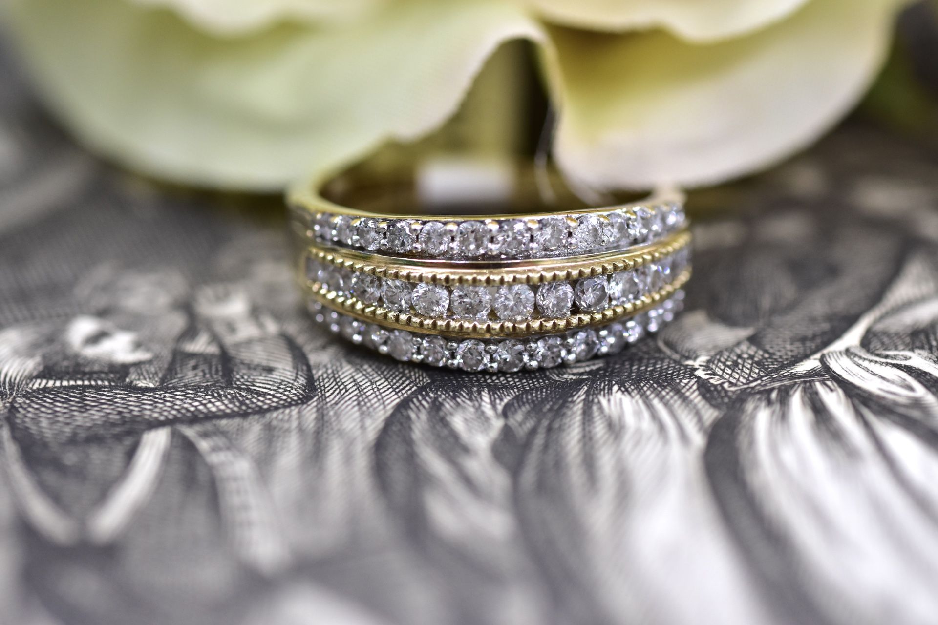 10k yellow gold ring with diamonds, size 10