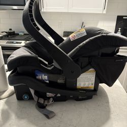 Baby trend Car Seat And Base 
