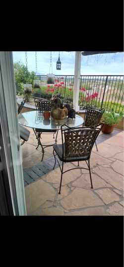 Dinning table & four chairs