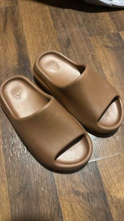 Adidas Yeezy Slide Flax Size 6M