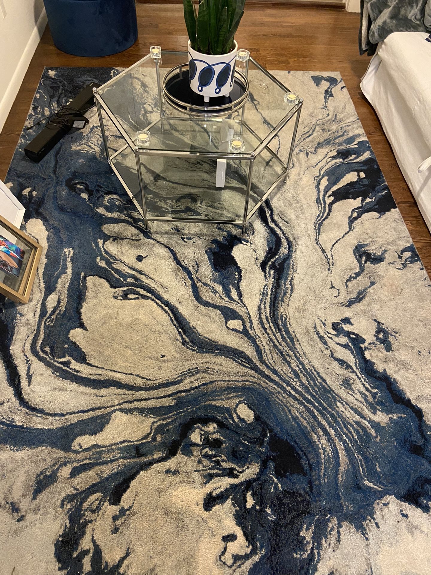 Luxury modern area rug