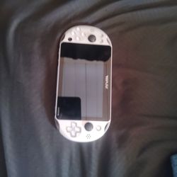 PS Vita 2000
