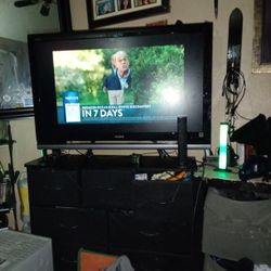 SONY BRAVIA TV 40INCHS SCREEN