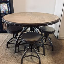 Whalen Dining Set 