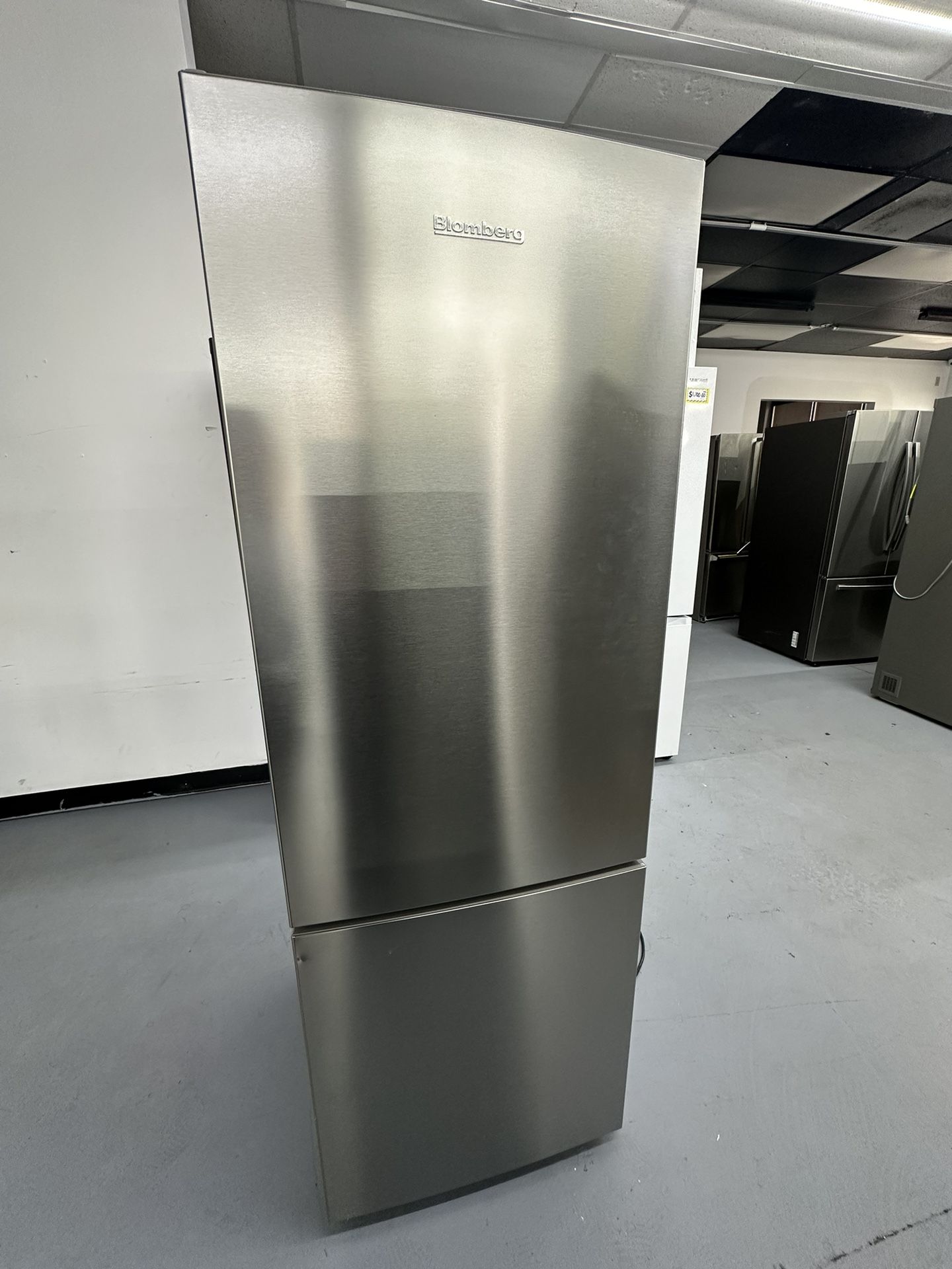 Blomberg 24 In Refrigerator