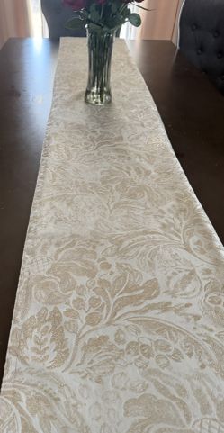 Large Table Runner 20$