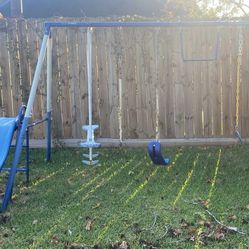 Kids swing set 