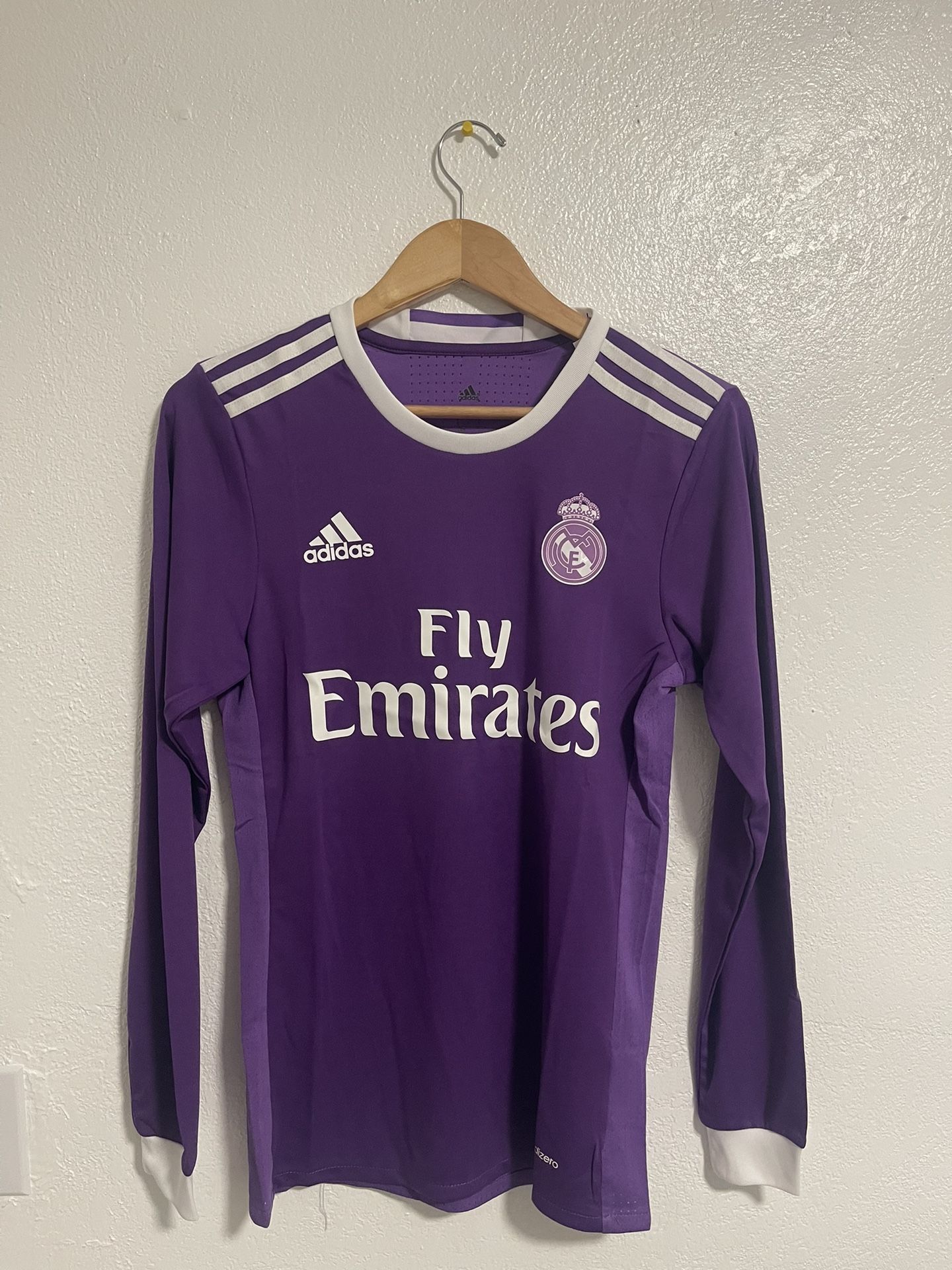 Real Madrid Jersey 17/18 long Sleeve SIZE SMALL 