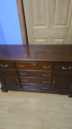 Dresser