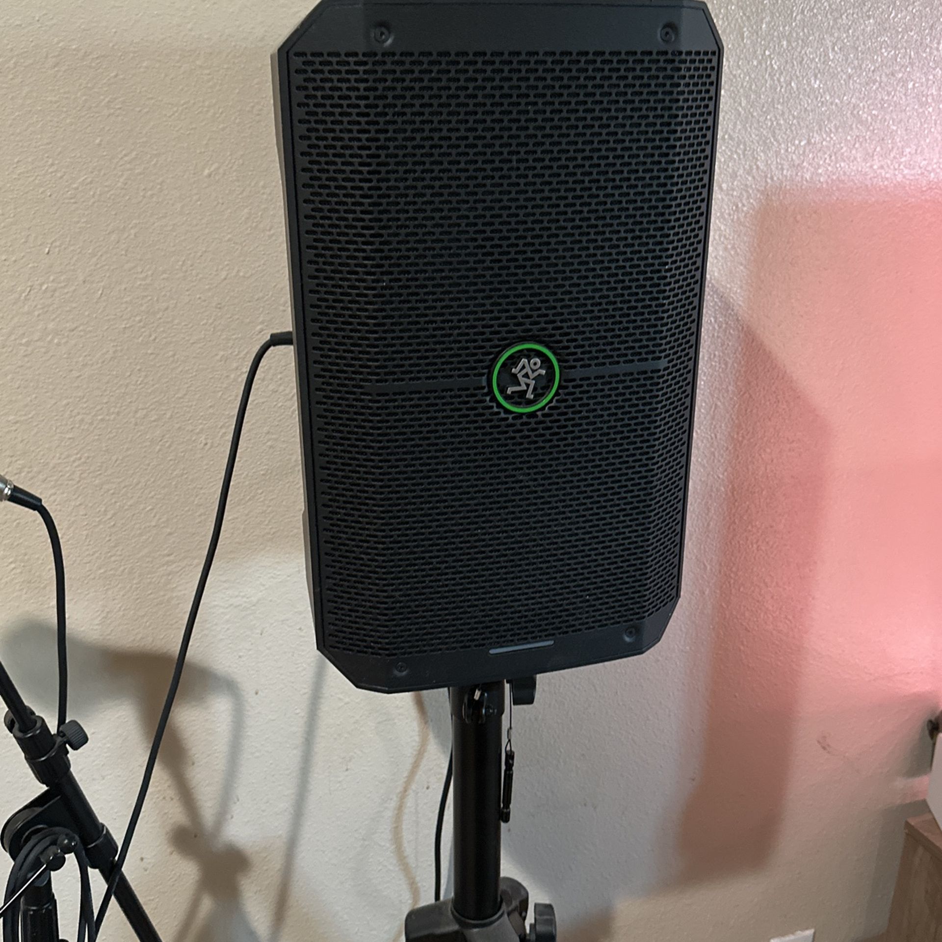 ThumpGo Bluetooth+ Tripod stand