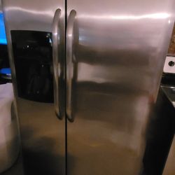 Frigidaire Fridge