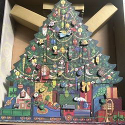 Byers Choice Wooden Advent Calender
